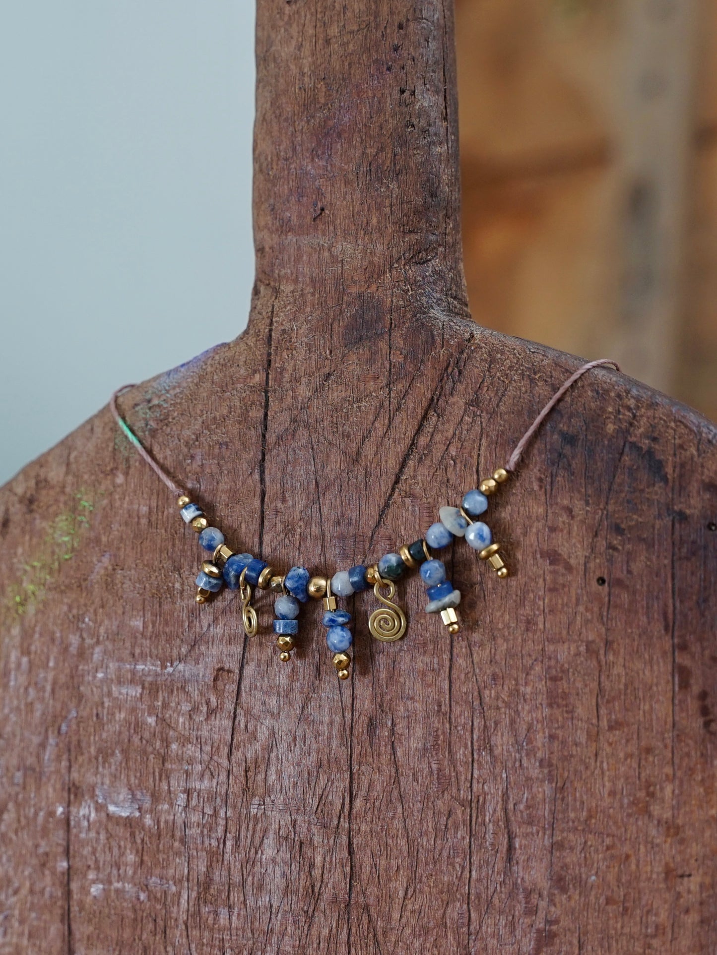 Elina Kette Sodalith gold