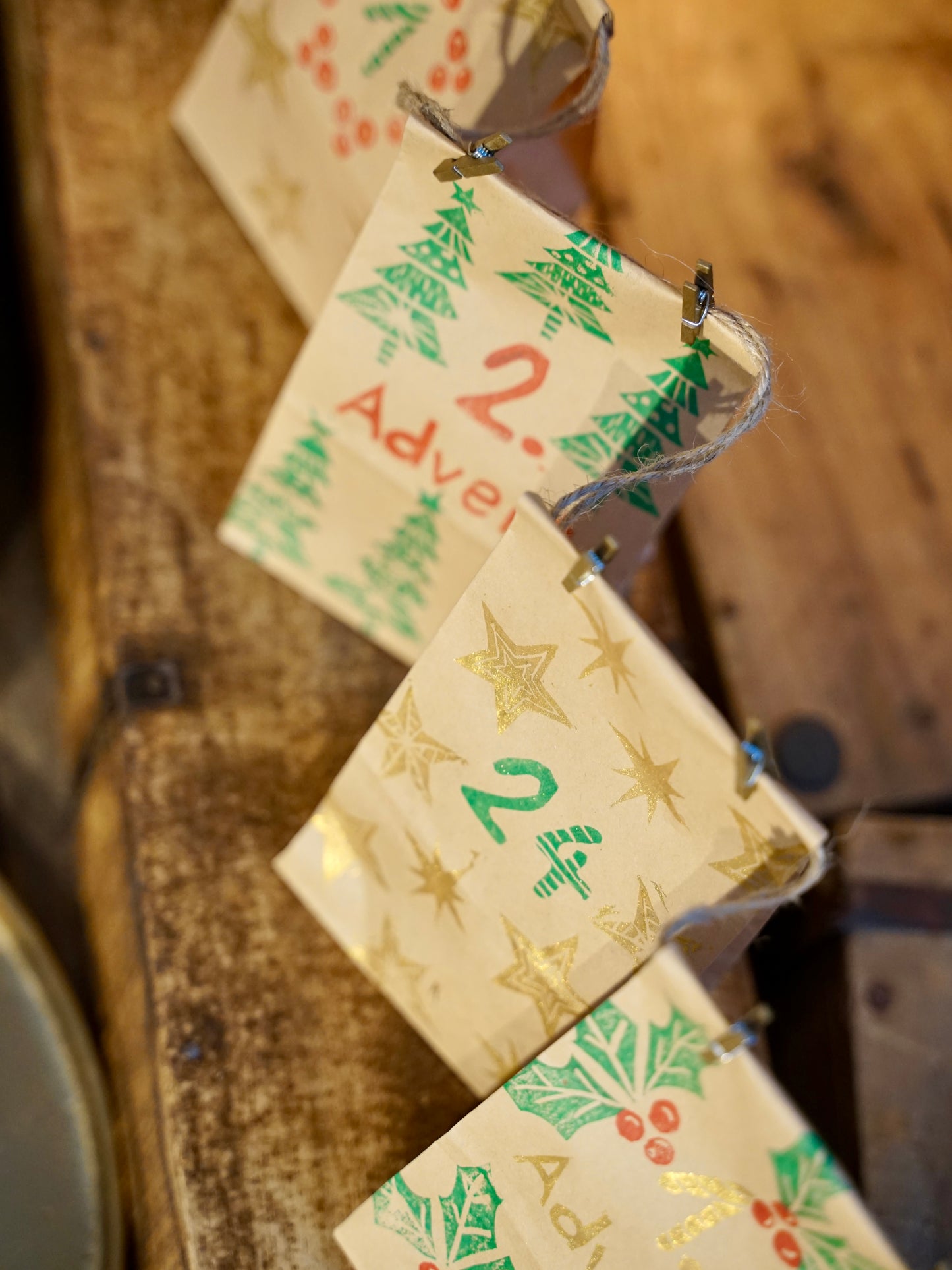 Adventskalender mit sechs Türchen