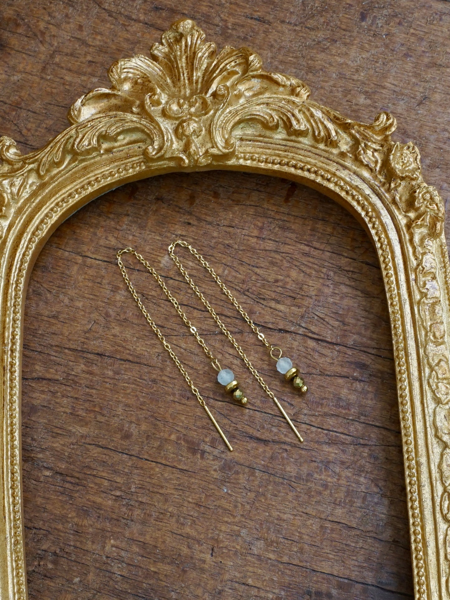 Lina Ohrringe weißer Mondstein gold