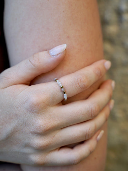 Mondstein Ring gold