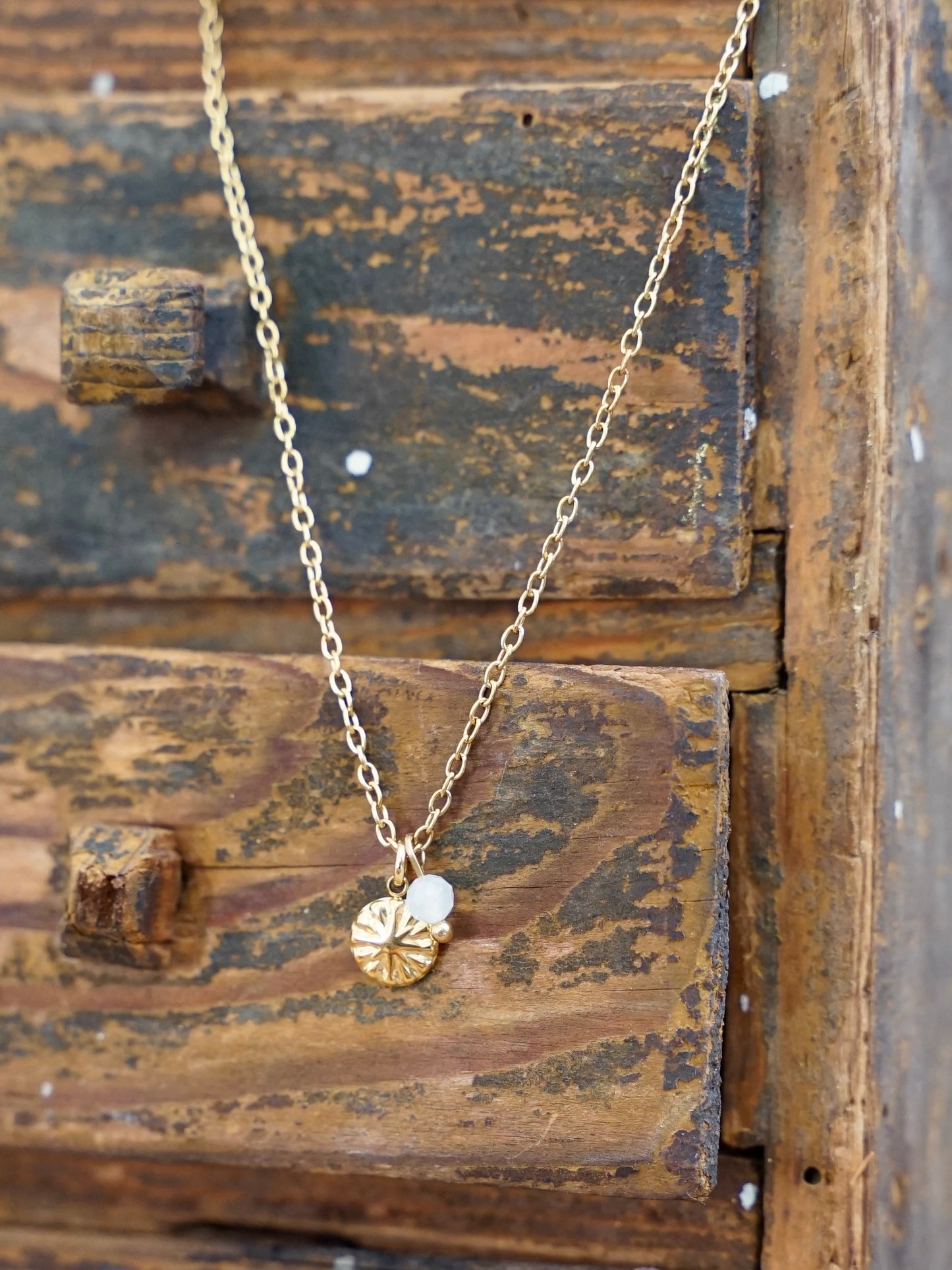 Merida Kette Mondstein gold