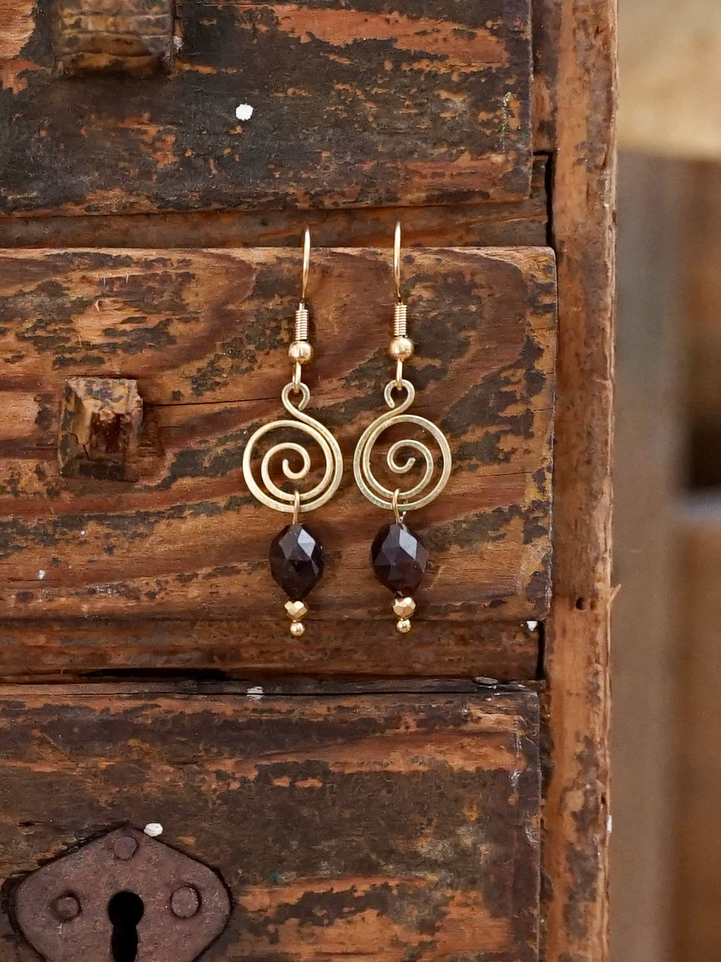 Spiral Ohrringe Granat gold