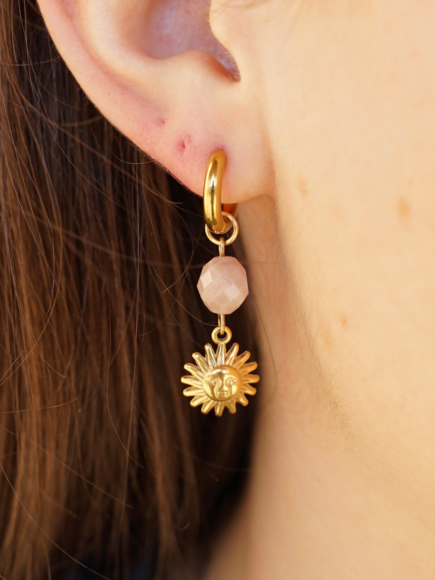 Anatera Ohrringe Mondstein gold