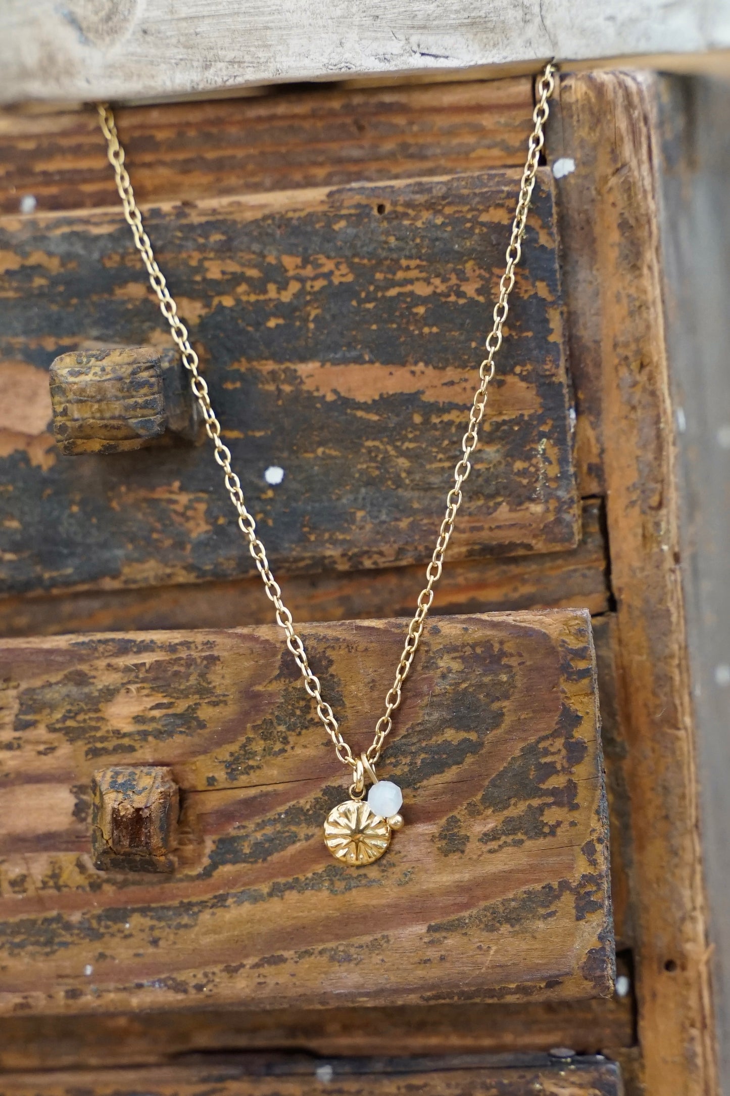 Merida Kette Mondstein gold